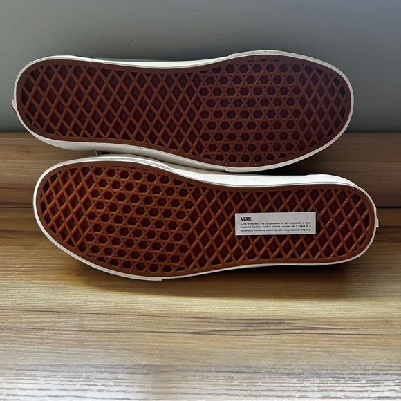 NIB Limited Edition Color Vans Old Skool - Picture 9 of 11